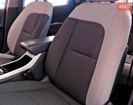 Серый Шевроле Bolt EV, объемом двигателя 0 л и пробегом 101 тыс. км за 14900 $, фото 33 на Automoto.ua