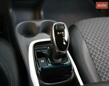 Сірий Шевроле Bolt EV, об'ємом двигуна 0 л та пробігом 100 тис. км за 13800 $, фото 19 на Automoto.ua