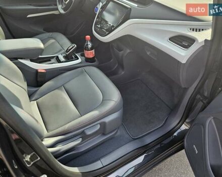 Серый Шевроле Bolt EV, объемом двигателя 0 л и пробегом 40 тыс. км за 18700 $, фото 26 на Automoto.ua
