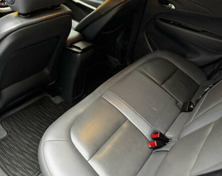 Сірий Шевроле Bolt EV, об'ємом двигуна 0 л та пробігом 95 тис. км за 14999 $, фото 8 на Automoto.ua