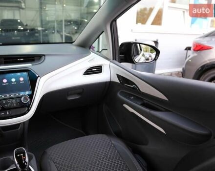 Сірий Шевроле Bolt EV, об'ємом двигуна 0 л та пробігом 100 тис. км за 13800 $, фото 14 на Automoto.ua