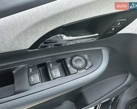 Серый Шевроле Bolt EV, объемом двигателя 0 л и пробегом 70 тыс. км за 15200 $, фото 24 на Automoto.ua