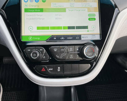 Сірий Шевроле Bolt EV, об'ємом двигуна 0 л та пробігом 60 тис. км за 14200 $, фото 7 на Automoto.ua