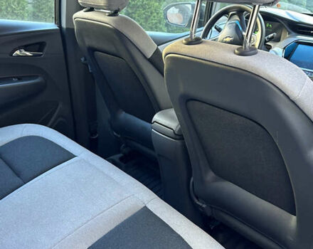 Сірий Шевроле Bolt EV, об'ємом двигуна 0 л та пробігом 50 тис. км за 15100 $, фото 4 на Automoto.ua