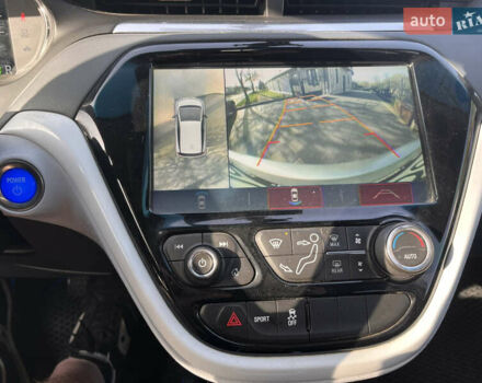 Серый Шевроле Bolt EV, объемом двигателя 0 л и пробегом 103 тыс. км за 14250 $, фото 16 на Automoto.ua