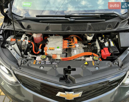 Серый Шевроле Bolt EV, объемом двигателя 0 л и пробегом 54 тыс. км за 16000 $, фото 9 на Automoto.ua