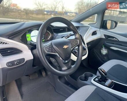 Серый Шевроле Bolt EV, объемом двигателя 0 л и пробегом 46 тыс. км за 16200 $, фото 10 на Automoto.ua