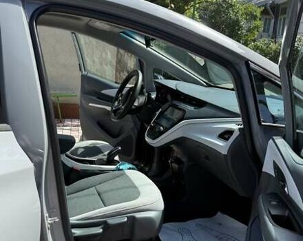 Серый Шевроле Bolt EV, объемом двигателя 0 л и пробегом 91 тыс. км за 14999 $, фото 4 на Automoto.ua
