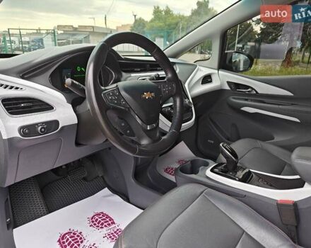 Серый Шевроле Bolt EV, объемом двигателя 0 л и пробегом 33 тыс. км за 15500 $, фото 8 на Automoto.ua