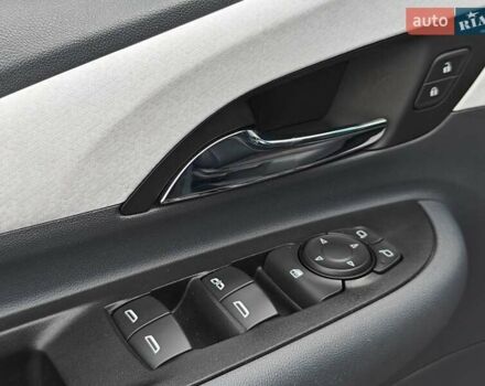 Серый Шевроле Bolt EV, объемом двигателя 0 л и пробегом 33 тыс. км за 15500 $, фото 29 на Automoto.ua
