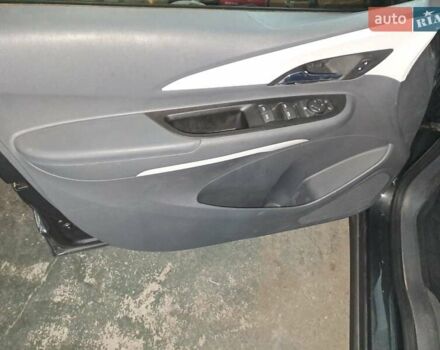 Серый Шевроле Bolt EV, объемом двигателя 0 л и пробегом 15 тыс. км за 17600 $, фото 6 на Automoto.ua