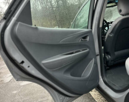 Сірий Шевроле Bolt EV, об'ємом двигуна 0 л та пробігом 80 тис. км за 16000 $, фото 19 на Automoto.ua