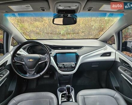 Серый Шевроле Bolt EV, объемом двигателя 0 л и пробегом 123 тыс. км за 14300 $, фото 14 на Automoto.ua