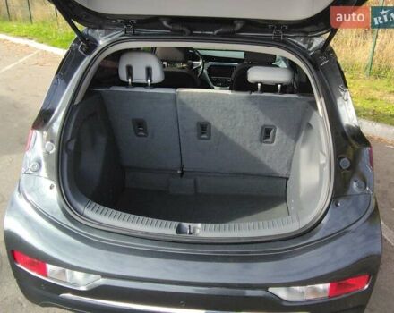 Серый Шевроле Bolt EV, объемом двигателя 0 л и пробегом 79 тыс. км за 15200 $, фото 9 на Automoto.ua