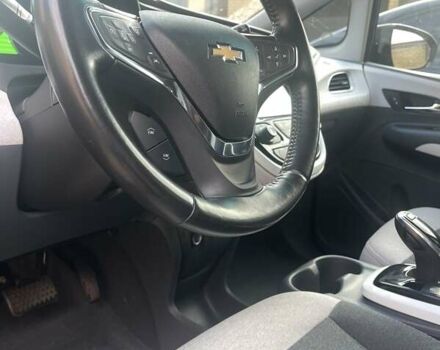 Серый Шевроле Bolt EV, объемом двигателя 0 л и пробегом 52 тыс. км за 18500 $, фото 13 на Automoto.ua