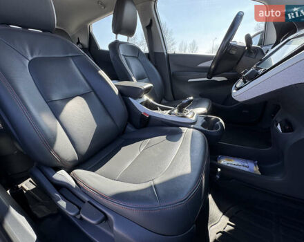 Серый Шевроле Bolt EV, объемом двигателя 0 л и пробегом 115 тыс. км за 15790 $, фото 34 на Automoto.ua