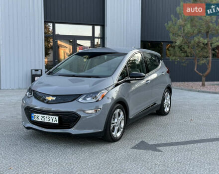 Серый Шевроле Bolt EV, объемом двигателя 0 л и пробегом 64 тыс. км за 16000 $, фото 2 на Automoto.ua