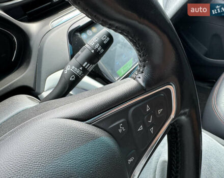 Серый Шевроле Bolt EV, объемом двигателя 0 л и пробегом 128 тыс. км за 14990 $, фото 26 на Automoto.ua