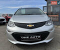Серый Шевроле Bolt EV, объемом двигателя 0 л и пробегом 128 тыс. км за 14990 $, фото 3 на Automoto.ua