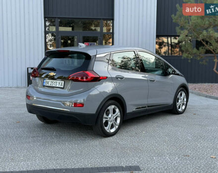 Серый Шевроле Bolt EV, объемом двигателя 0 л и пробегом 64 тыс. км за 16000 $, фото 4 на Automoto.ua
