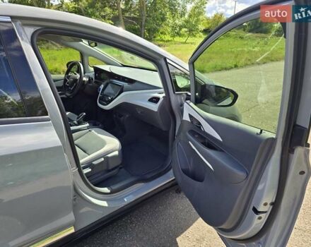 Серый Шевроле Bolt EV, объемом двигателя 0 л и пробегом 35 тыс. км за 16000 $, фото 15 на Automoto.ua