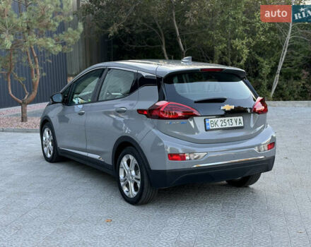 Серый Шевроле Bolt EV, объемом двигателя 0 л и пробегом 64 тыс. км за 16000 $, фото 5 на Automoto.ua