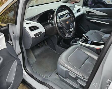 Серый Шевроле Bolt EV, объемом двигателя 0 л и пробегом 123 тыс. км за 14300 $, фото 13 на Automoto.ua
