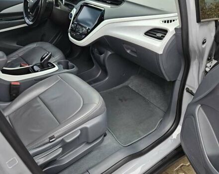 Серый Шевроле Bolt EV, объемом двигателя 0 л и пробегом 123 тыс. км за 14300 $, фото 20 на Automoto.ua