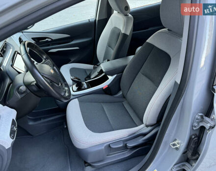 Серый Шевроле Bolt EV, объемом двигателя 0 л и пробегом 64 тыс. км за 16000 $, фото 15 на Automoto.ua