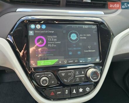 Серый Шевроле Bolt EV, объемом двигателя 0 л и пробегом 35 тыс. км за 16000 $, фото 13 на Automoto.ua