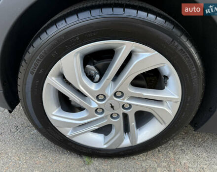 Серый Шевроле Bolt EV, объемом двигателя 0 л и пробегом 1 тыс. км за 21490 $, фото 8 на Automoto.ua