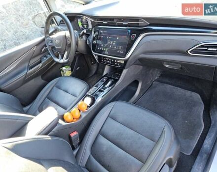 Серый Шевроле Bolt EV, объемом двигателя 0 л и пробегом 48 тыс. км за 18400 $, фото 12 на Automoto.ua