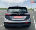 Серый Шевроле Bolt EV, объемом двигателя 0 л и пробегом 9 тыс. км за 18600 $, фото 7 на Automoto.ua