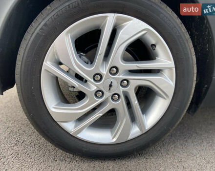 Серый Шевроле Bolt EV, объемом двигателя 0 л и пробегом 9 тыс. км за 18600 $, фото 24 на Automoto.ua