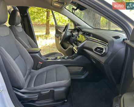 Серый Шевроле Bolt EV, объемом двигателя 0 л и пробегом 10 тыс. км за 19599 $, фото 31 на Automoto.ua