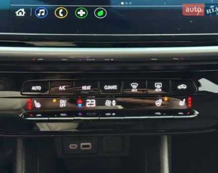 Серый Шевроле Bolt EV, объемом двигателя 0 л и пробегом 66 тыс. км за 18400 $, фото 30 на Automoto.ua