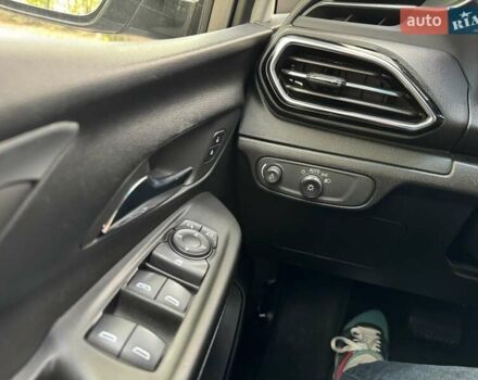 Серый Шевроле Bolt EV, объемом двигателя 0 л и пробегом 39 тыс. км за 18400 $, фото 13 на Automoto.ua