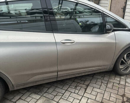 Серый Шевроле Bolt EV, объемом двигателя 0 л и пробегом 10 тыс. км за 21500 $, фото 4 на Automoto.ua