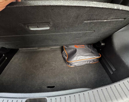 Серый Шевроле Bolt EV, объемом двигателя 0 л и пробегом 103 тыс. км за 16880 $, фото 11 на Automoto.ua