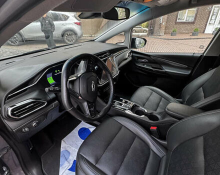 Серый Шевроле Bolt EV, объемом двигателя 0 л и пробегом 103 тыс. км за 16880 $, фото 8 на Automoto.ua