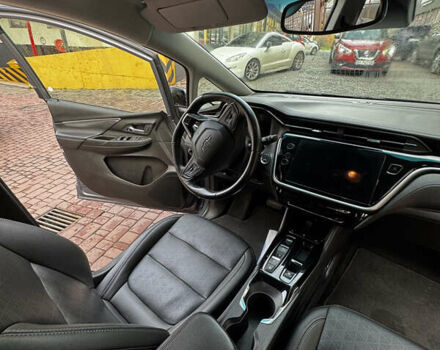 Серый Шевроле Bolt EV, объемом двигателя 0 л и пробегом 103 тыс. км за 16880 $, фото 14 на Automoto.ua