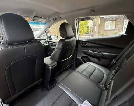 Серый Шевроле Bolt EV, объемом двигателя 0 л и пробегом 103 тыс. км за 16880 $, фото 9 на Automoto.ua