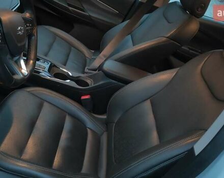 Серый Шевроле Bolt EV, объемом двигателя 0 л и пробегом 59 тыс. км за 16900 $, фото 7 на Automoto.ua