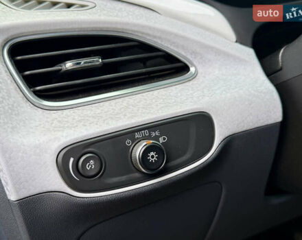 Синий Шевроле Bolt EV, объемом двигателя 0 л и пробегом 125 тыс. км за 13450 $, фото 10 на Automoto.ua