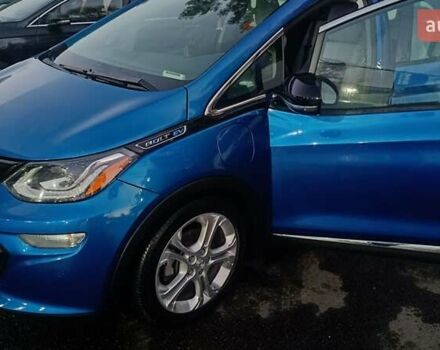 Синий Шевроле Bolt EV, объемом двигателя 0 л и пробегом 135 тыс. км за 12900 $, фото 3 на Automoto.ua