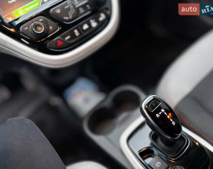 Синий Шевроле Bolt EV, объемом двигателя 0 л и пробегом 101 тыс. км за 14200 $, фото 8 на Automoto.ua