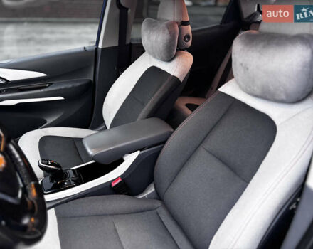 Синий Шевроле Bolt EV, объемом двигателя 0 л и пробегом 101 тыс. км за 14200 $, фото 9 на Automoto.ua