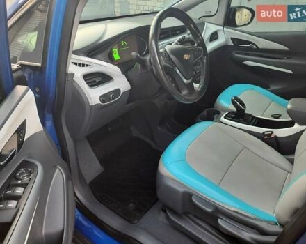 Синий Шевроле Bolt EV, объемом двигателя 0 л и пробегом 82 тыс. км за 15200 $, фото 5 на Automoto.ua