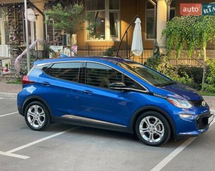 Синий Шевроле Bolt EV, объемом двигателя 0 л и пробегом 27 тыс. км за 15800 $, фото 3 на Automoto.ua