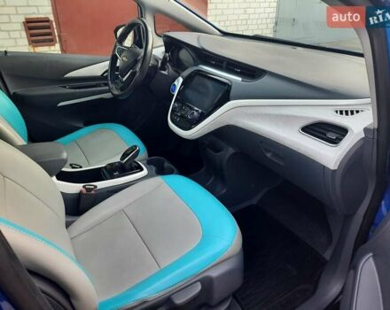 Синий Шевроле Bolt EV, объемом двигателя 0 л и пробегом 82 тыс. км за 15200 $, фото 6 на Automoto.ua